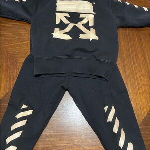Off-white kid outfit size 4years of age